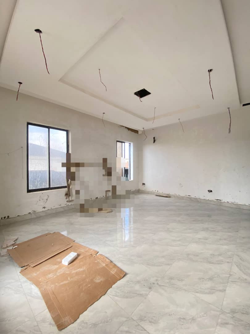 2 And 3 BEDROOM APARTMENT WITH SWIMMING POOL- ONIRU