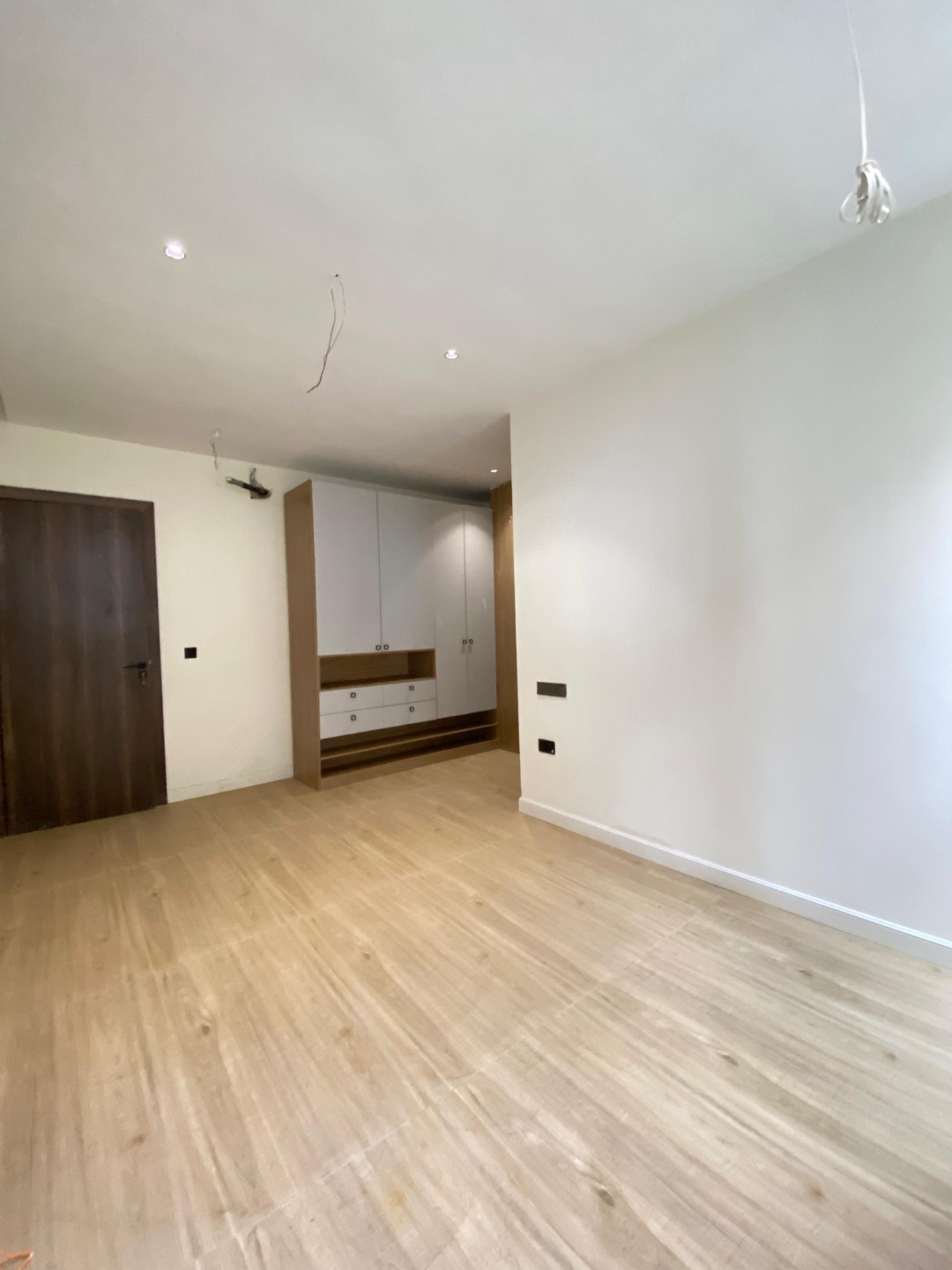 2,3,4 BEDROOM FLAT AND MAISONETTE-IKATE LEKKI