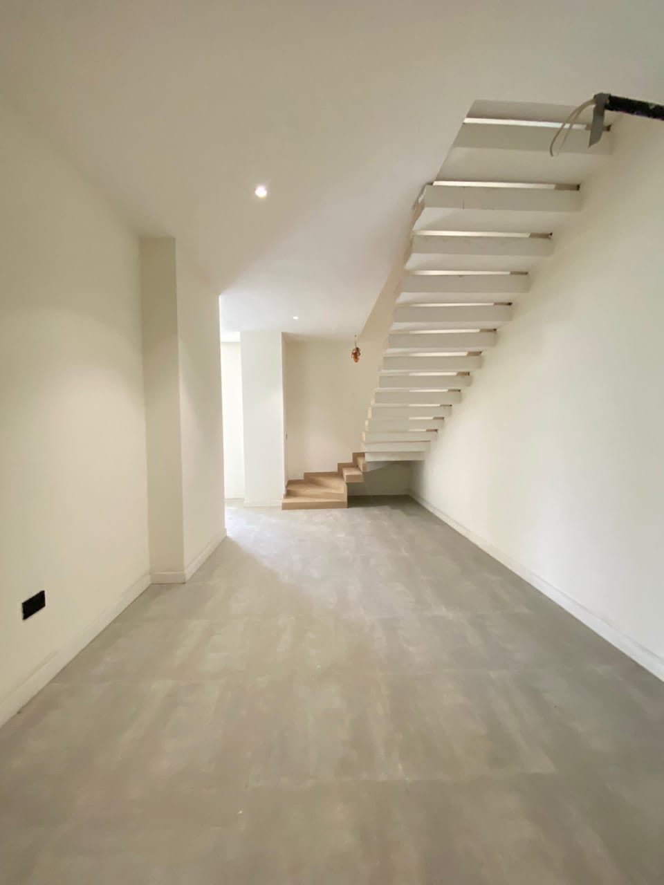 2,3,4 BEDROOM FLAT AND MAISONETTE-IKATE LEKKI