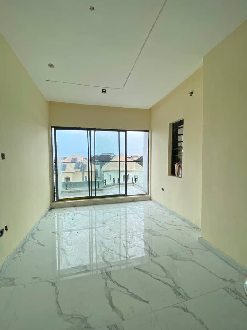 5 BEDROOM FULLY DETACHED DUPLEX WITH BQ