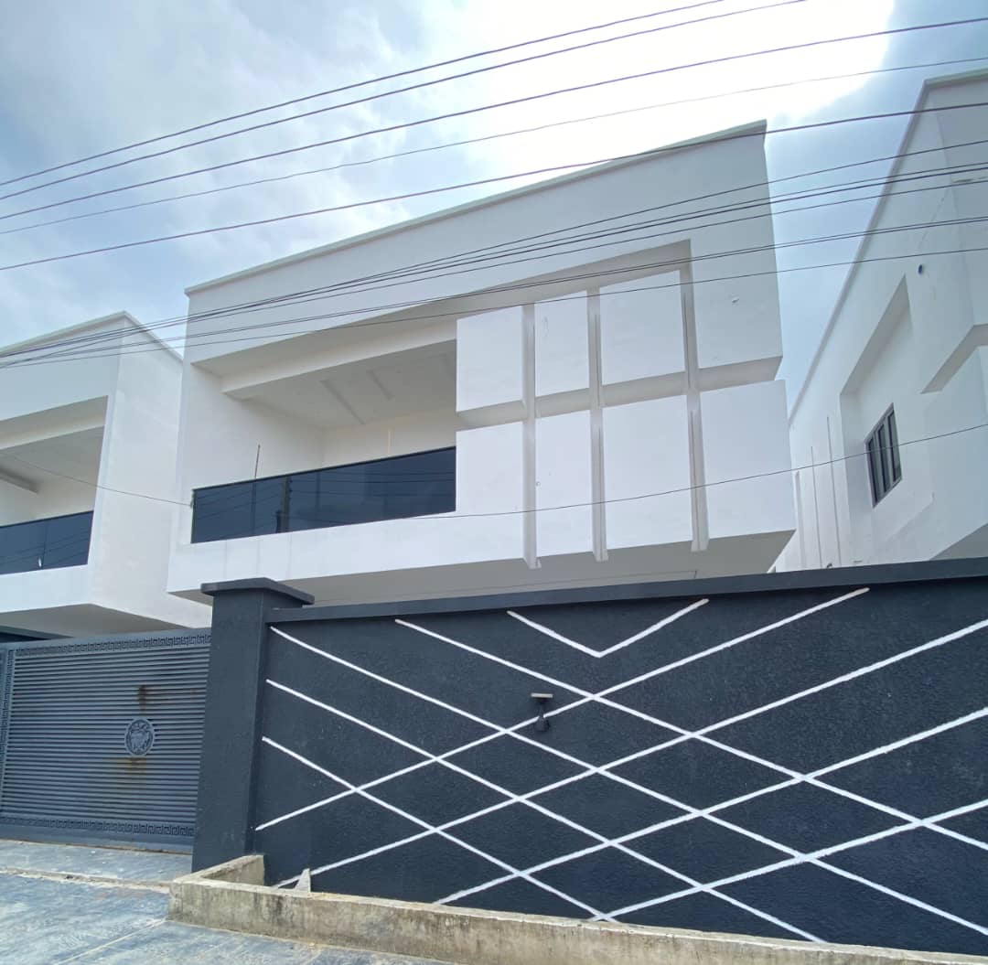 5 BEDROOM FULLY DETACHED DUPLEX WITH BQ AND SWIMMING POOL