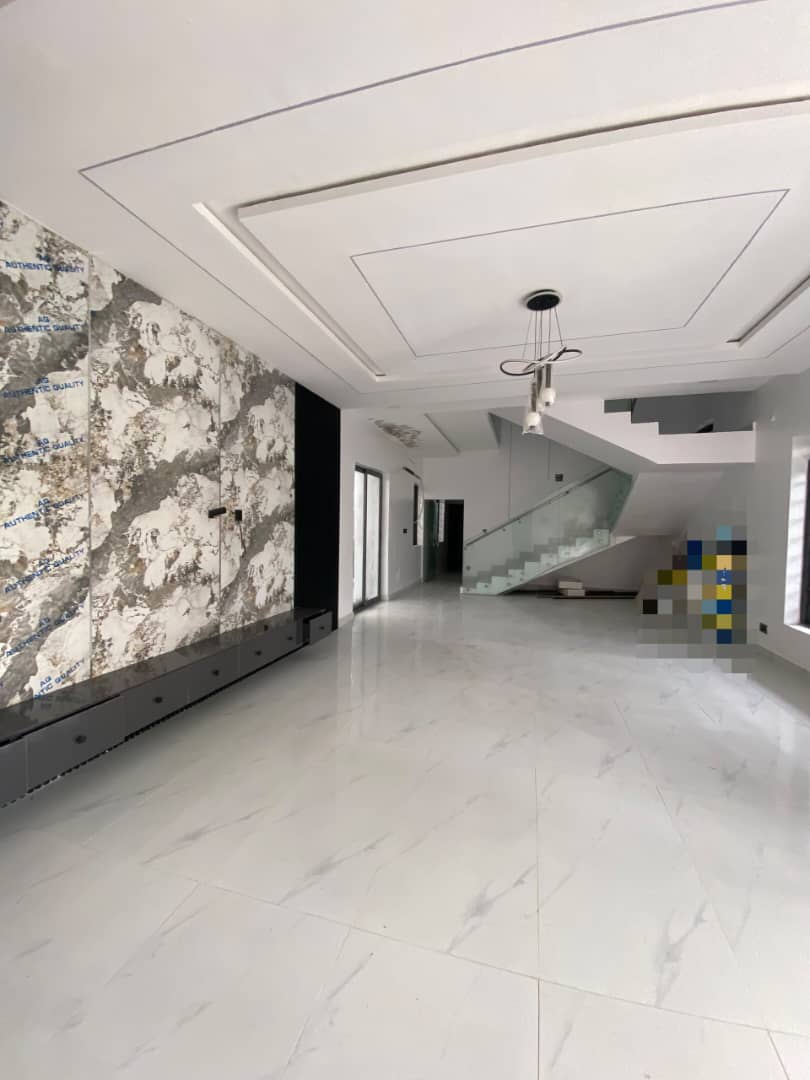5 BEDROOM FULLY DETACHED DUPLEX WITH BQ AND SWIMMING POOL