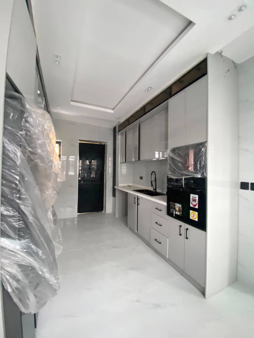 5 BEDROOM FULLY DETACHED DUPLEX WITH BQ AND SWIMMING POOL