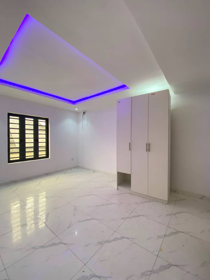 2 BEDROOM APARTMENT LEKKI