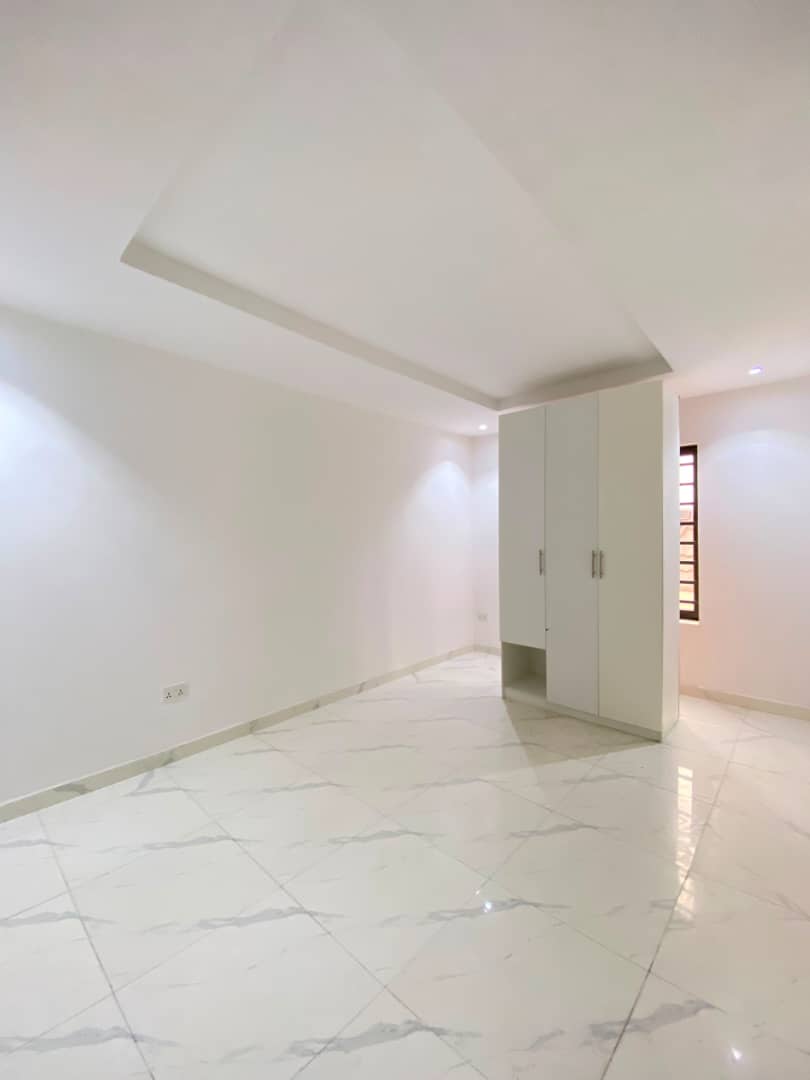 2 BEDROOM APARTMENT LEKKI