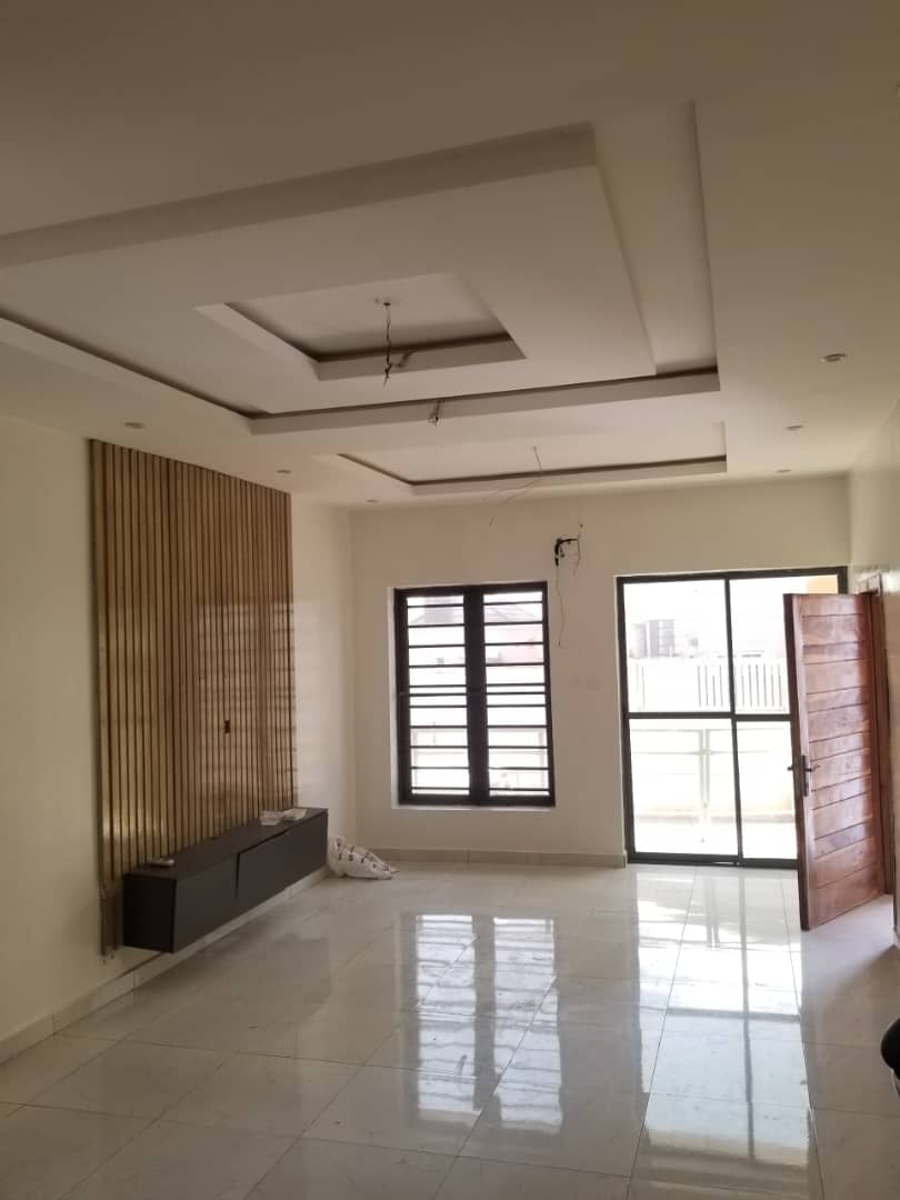 2 BEDROOM FLAT LEKKI