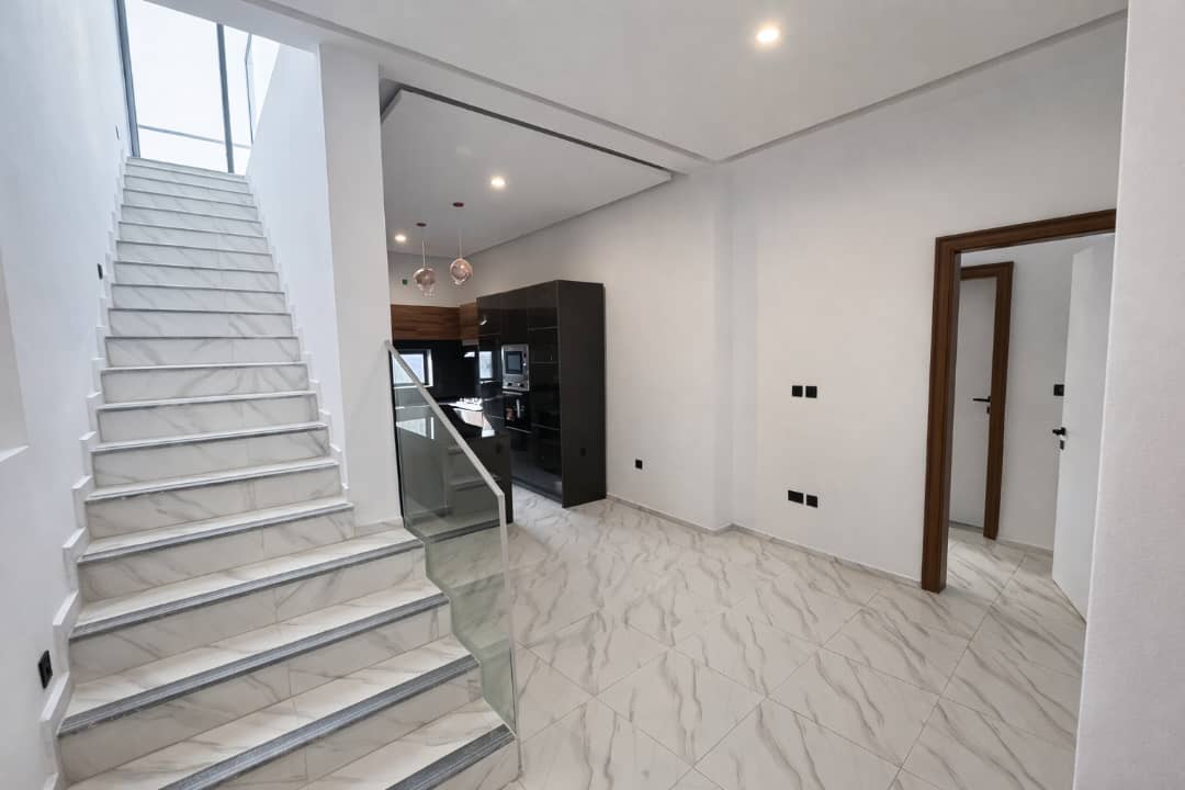 4 BEDROOM SEMI-DETACHED DUPLEX