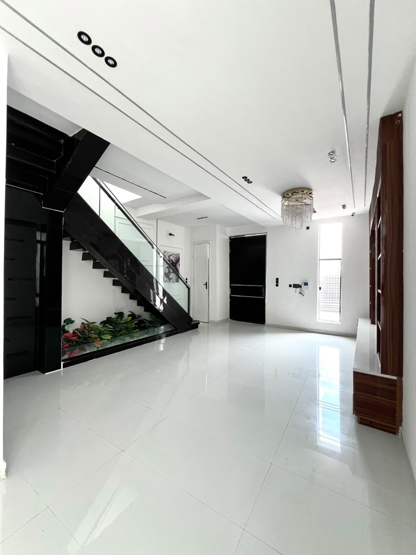 4 BEDROOM DETACHED DUPLEX WITH BQ