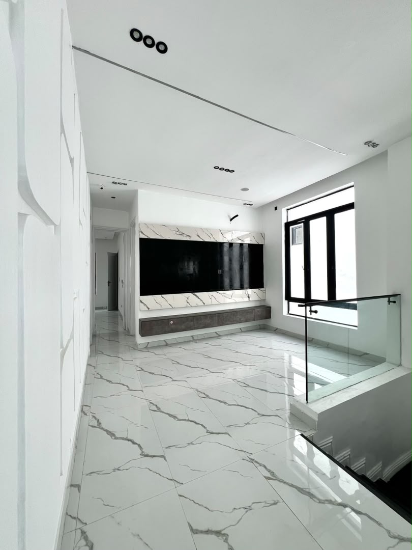 4 BEDROOM DETACHED DUPLEX WITH BQ