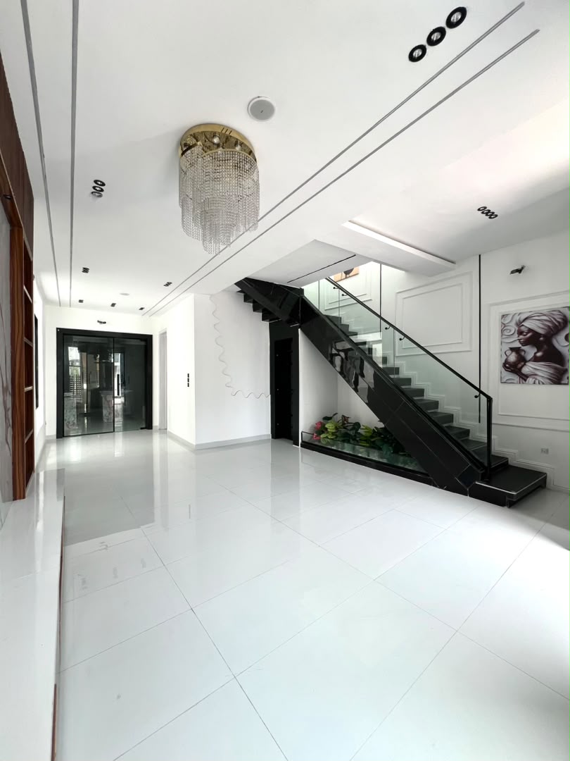 4 BEDROOM DETACHED DUPLEX WITH BQ