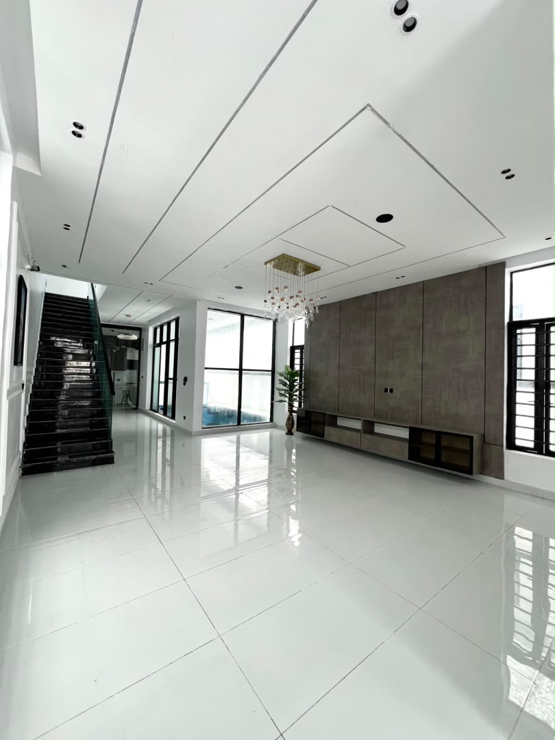 5 BEDROOM DETACHED DUPLEX WITH SWIMMING POOL AND BQ