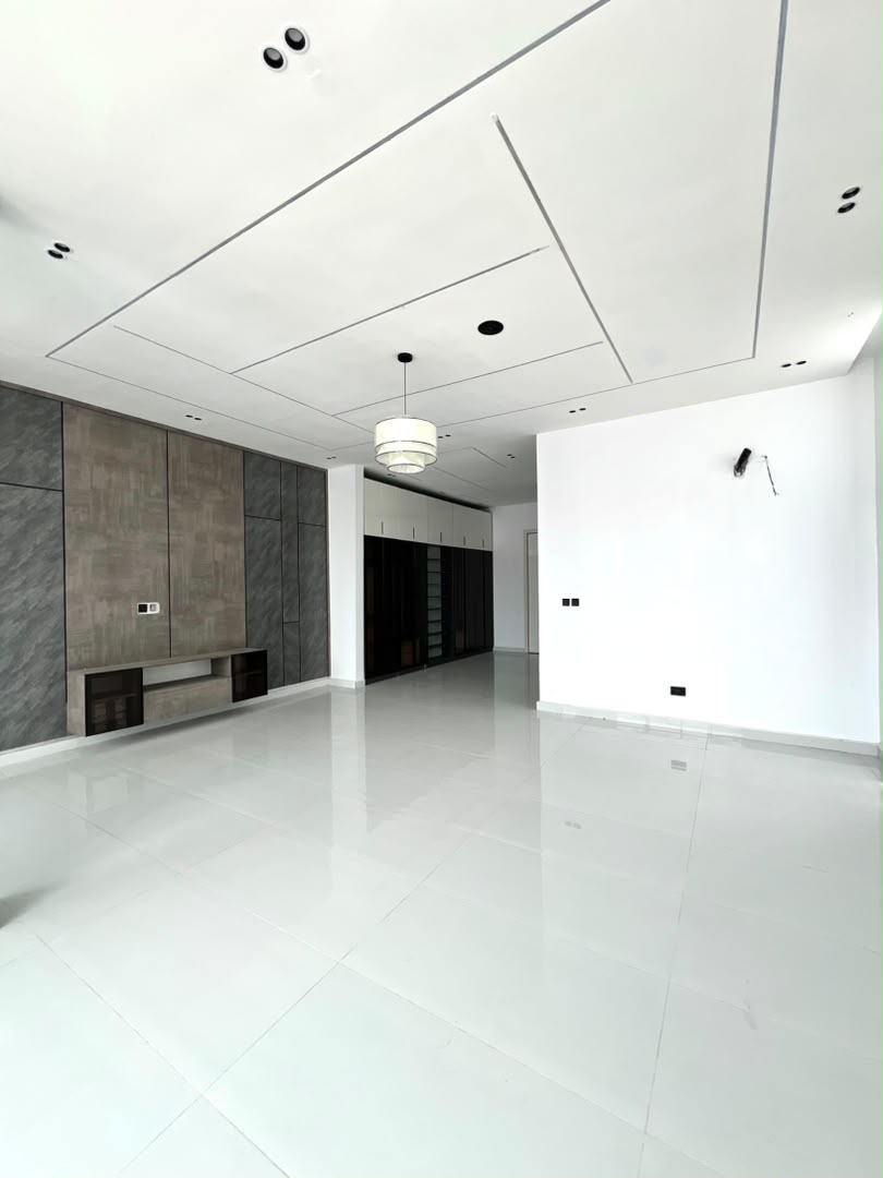5 BEDROOM DETACHED DUPLEX WITH SWIMMING POOL AND BQ
