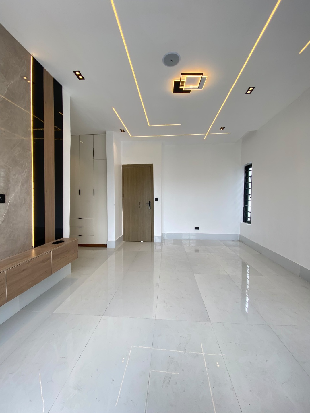 4 BEDROOM SEMI DETACHED-DUPLEX WITH BQ
