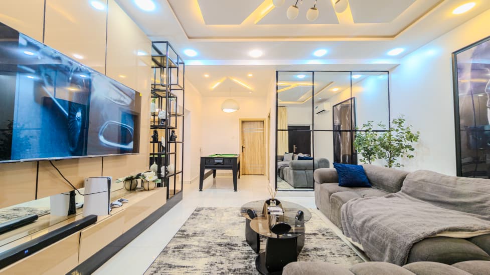 2 Bedroom Apartment With A Private Cinema And PS5
