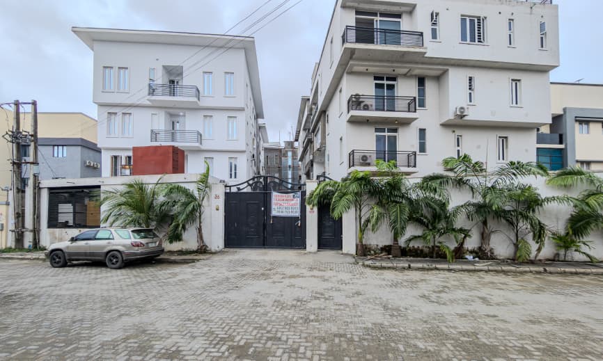 2 Bedroom Apartment With A Private Cinema And PS5