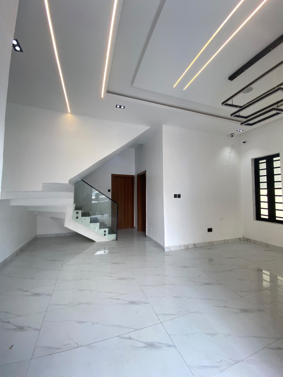 4 BEDROOM FULLY DETACHED DUPLEX WITH BQ