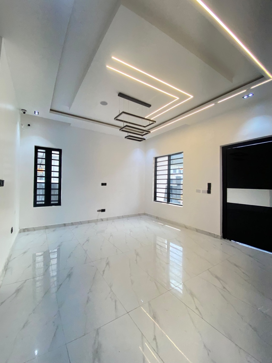 4 BEDROOM FULLY DETACHED DUPLEX WITH BQ