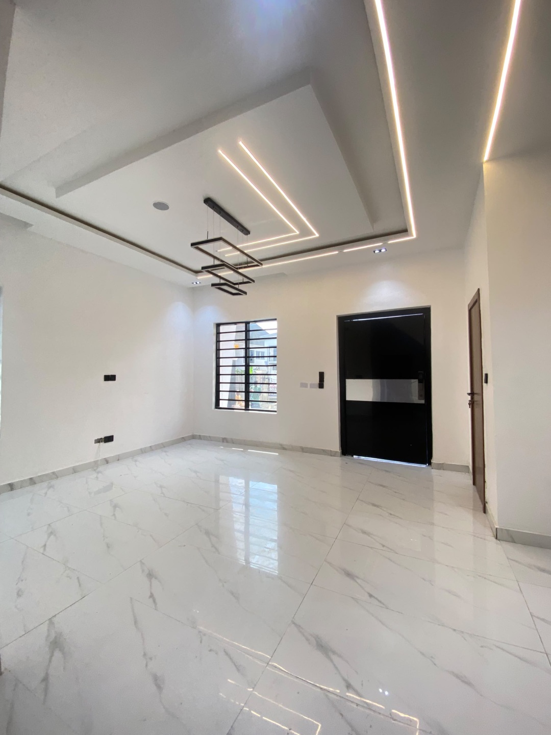4 BEDROOM FULLY DETACHED DUPLEX WITH BQ