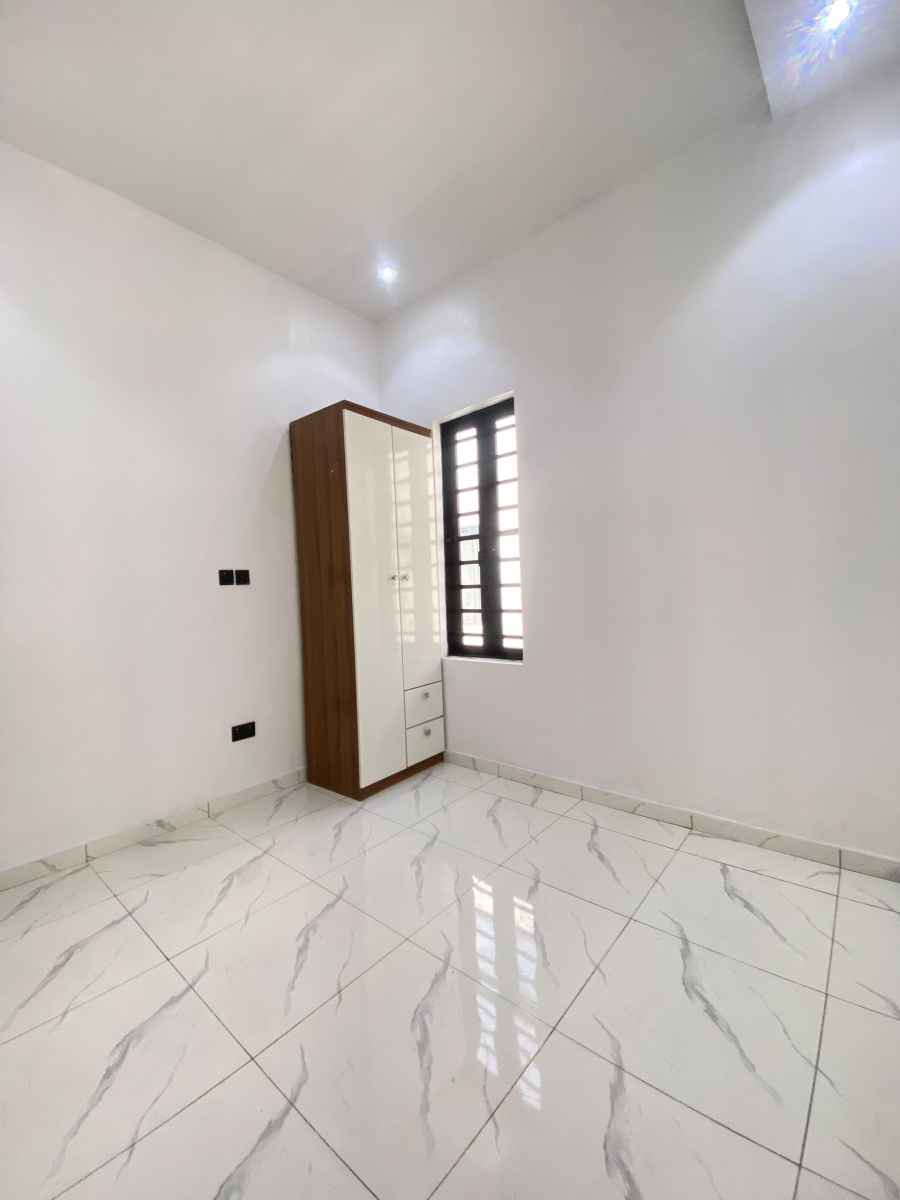4 BEDROOM FULLY DETACHED DUPLEX WITH BQ
