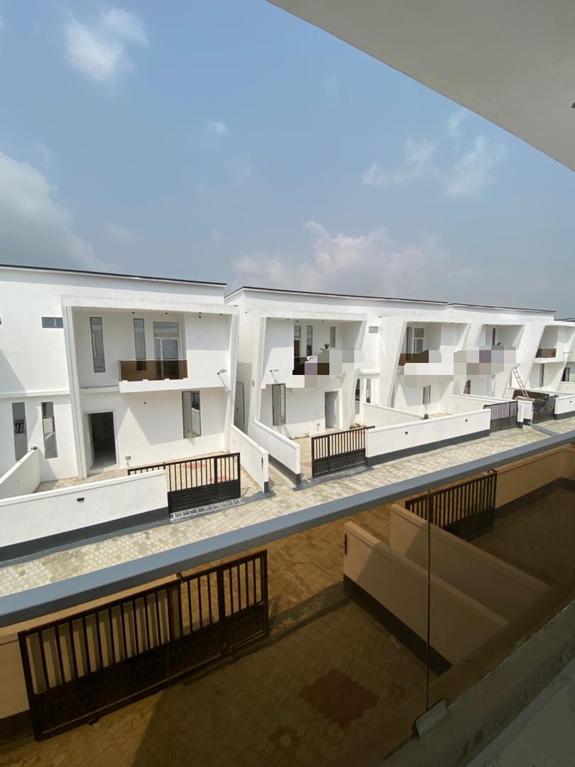 4 BEDROOM SEMI DETACHED DUPLEX