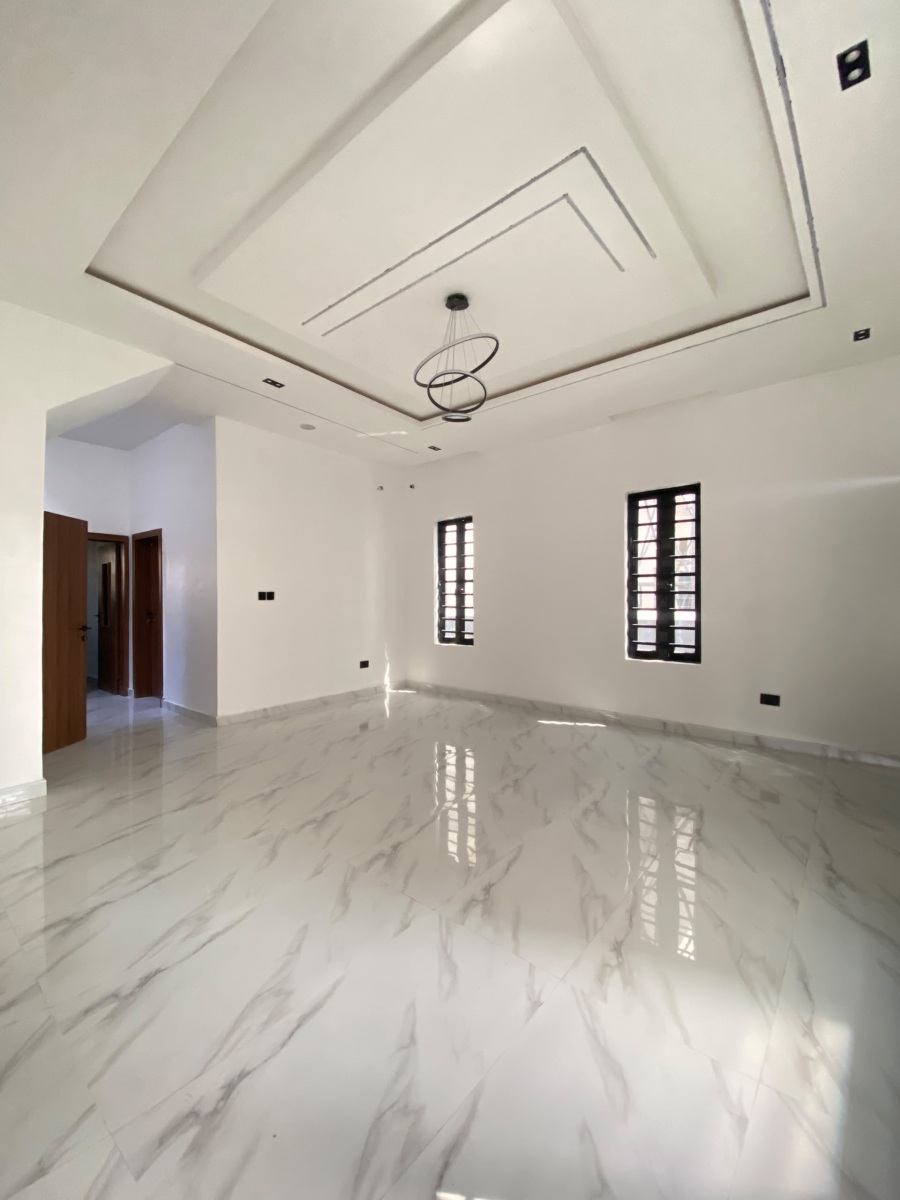 4 BEDROOM FULLY DETACHED DUPLEX WITH BQ AND DRIVEWAY UNIT