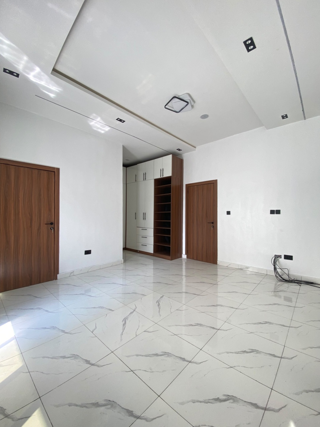 4 BEDROOM FULLY DETACHED DUPLEX WITH BQ