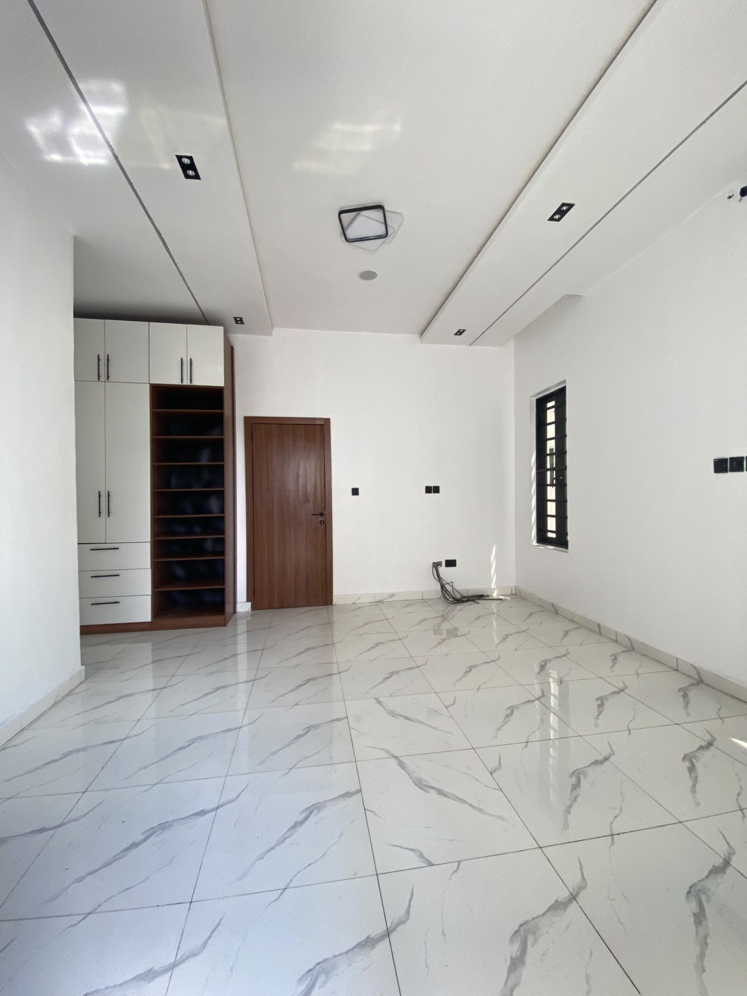 4 BEDROOM FULLY DETACHED DUPLEX WITH BQ