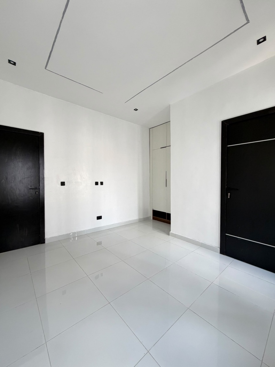 4 BEDROOM FULLY DETACHED DUPLEX WITH BQ