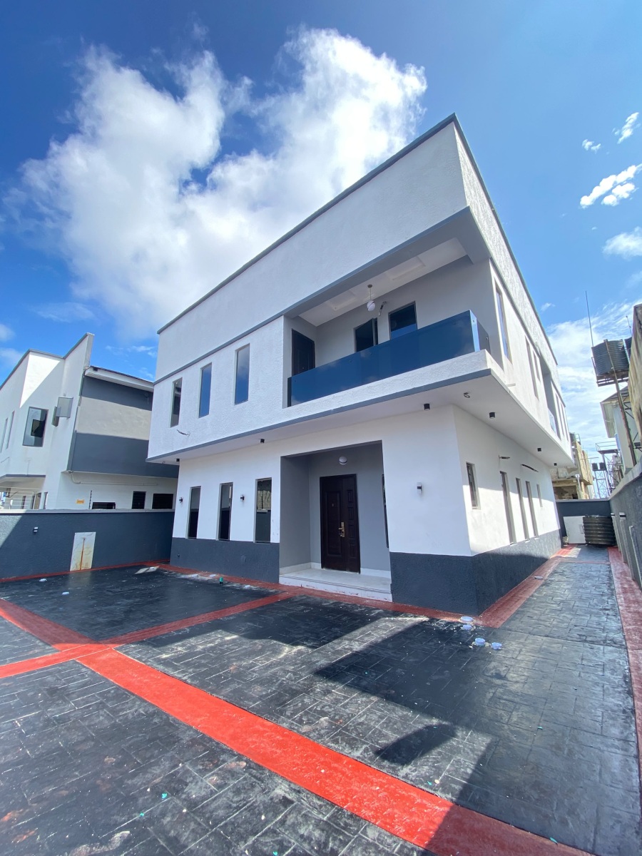 5 BEDROOM FULLY DETACHED DUPLEX WITH BQ