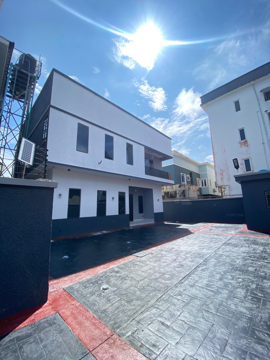 5 BEDROOM FULLY DETACHED DUPLEX WITH BQ