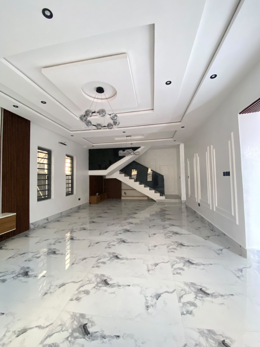 5 BEDROOM FULLY DETACHED DUPLEX WITH BQ