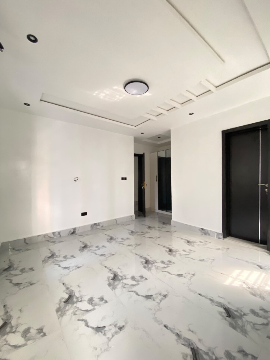 5 BEDROOM FULLY DETACHED DUPLEX WITH BQ