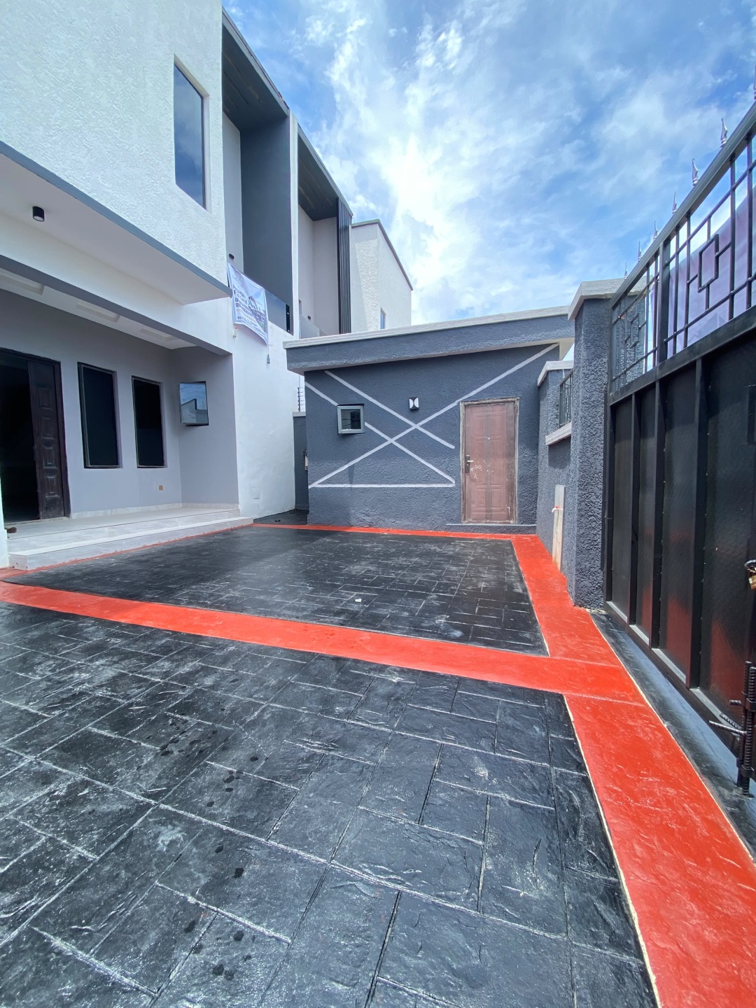 4 BEDROOM SEMI- DETACHED DUPLEX WITH BQ