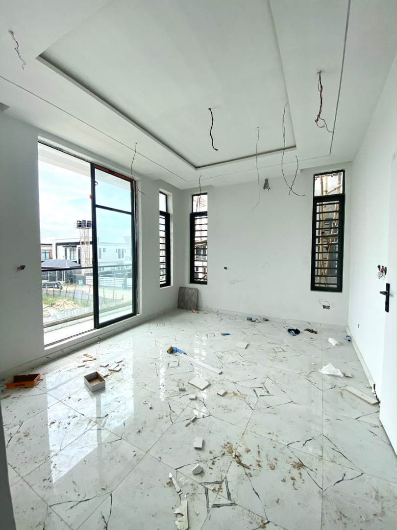 4 BEDROOM SEMI-DETACHED DUPLEX WITH BQ