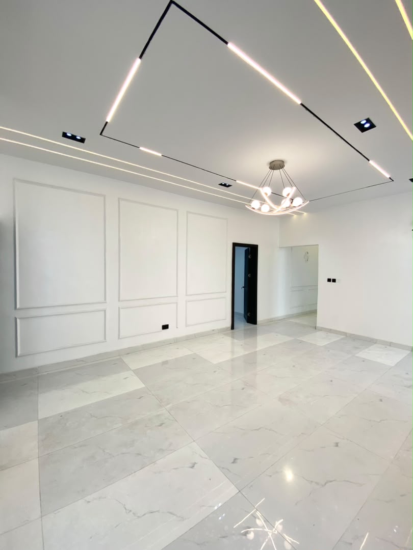 5 BEDROOM FULLY DETACHED DUPLEX WITH SWIMMING POOL AND BQ