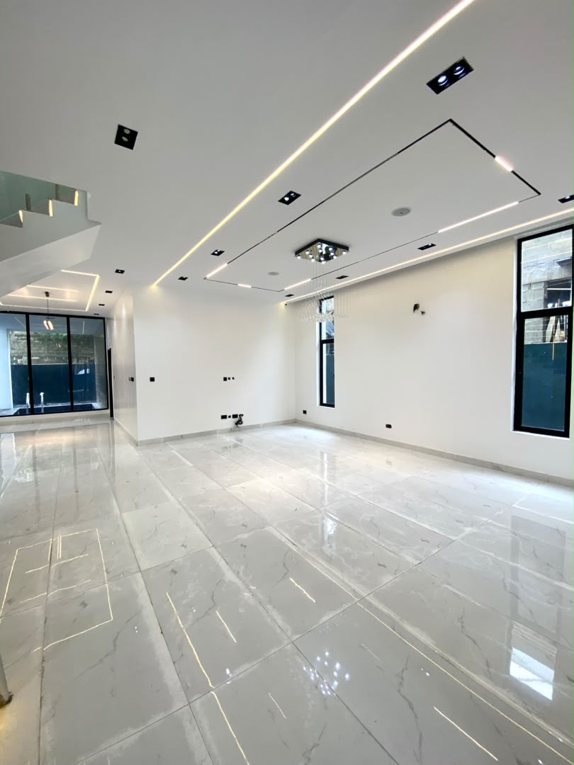 5 BEDROOM FULLY DETACHED DUPLEX WITH SWIMMING POOL AND BQ