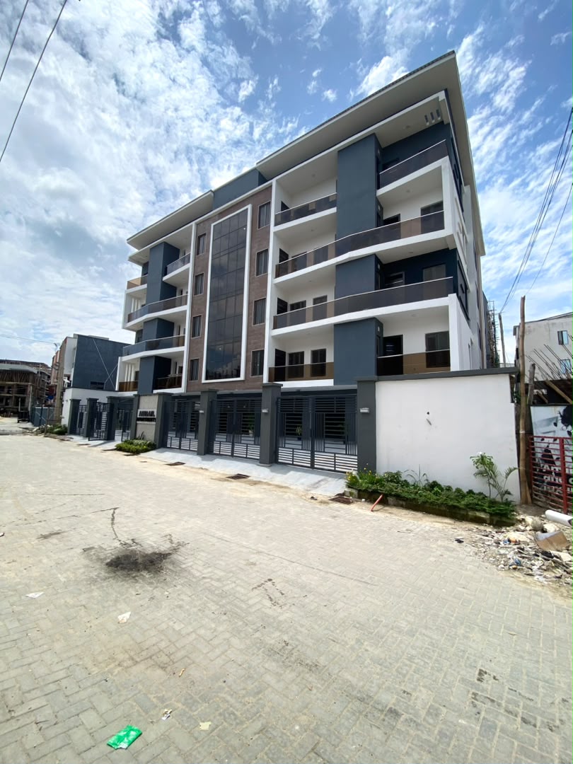 4 BEDROOM APARTMENT WITH ELEVATOR