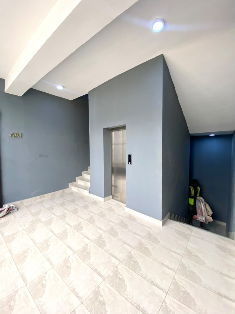 4 BEDROOM APARTMENT WITH ELEVATOR