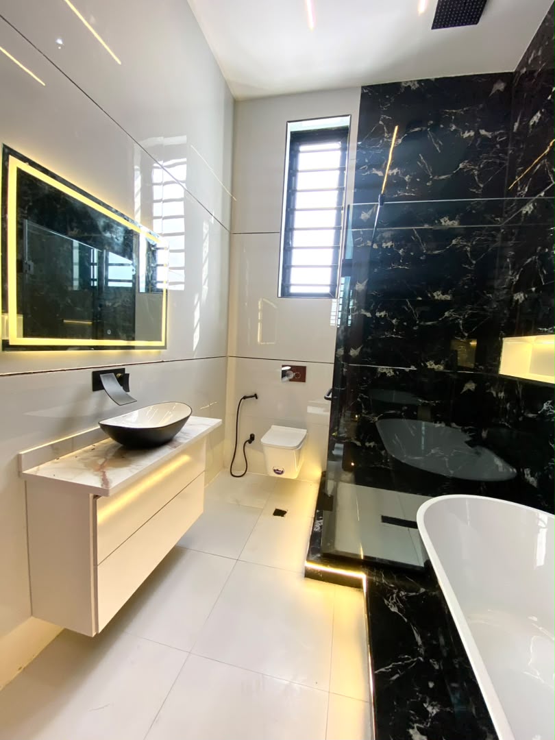 4 BEDROOM DETACHED DUPLEX WITH BQ