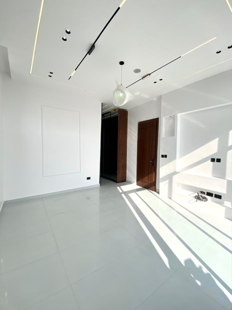 4 BEDROOM DETACHED DUPLEX WITH BQ