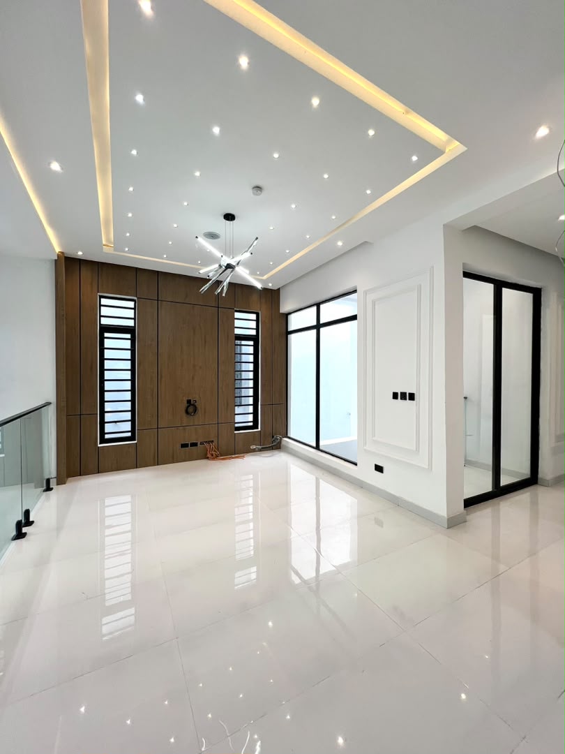 5 BEDROOM DETACHED DUPLEX- LEKKI