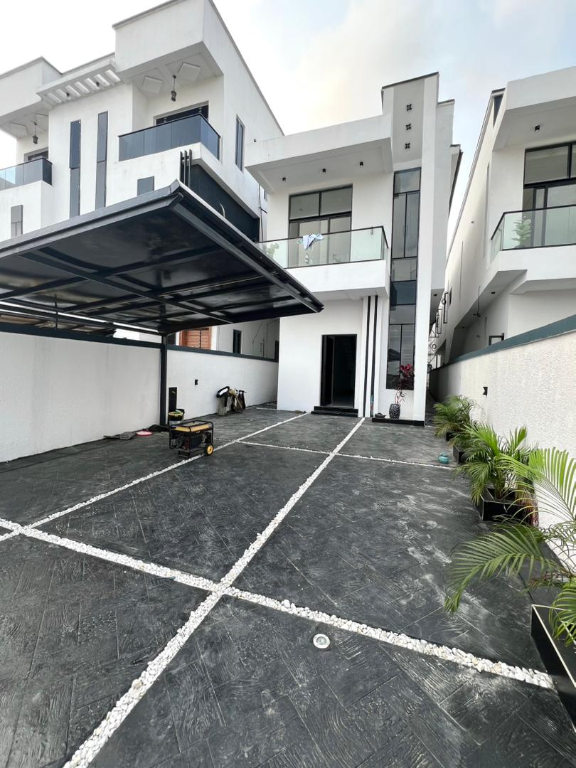 5 BEDROOM DETACHED DUPLEX WITH SWIMMING POOL AND BQ