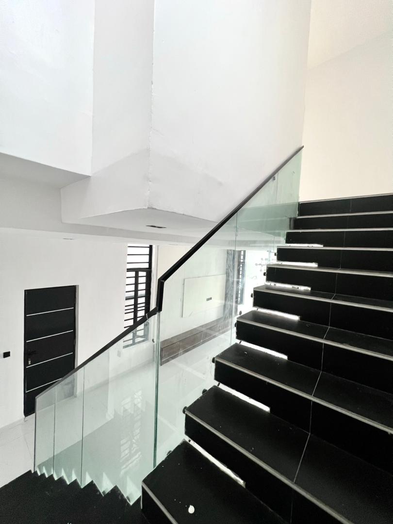 5 BEDROOM DETACHED DUPLEX WITH SWIMMING POOL AND BQ