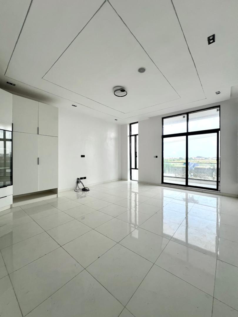 5 BEDROOM DETACHED DUPLEX WITH SWIMMING POOL AND BQ