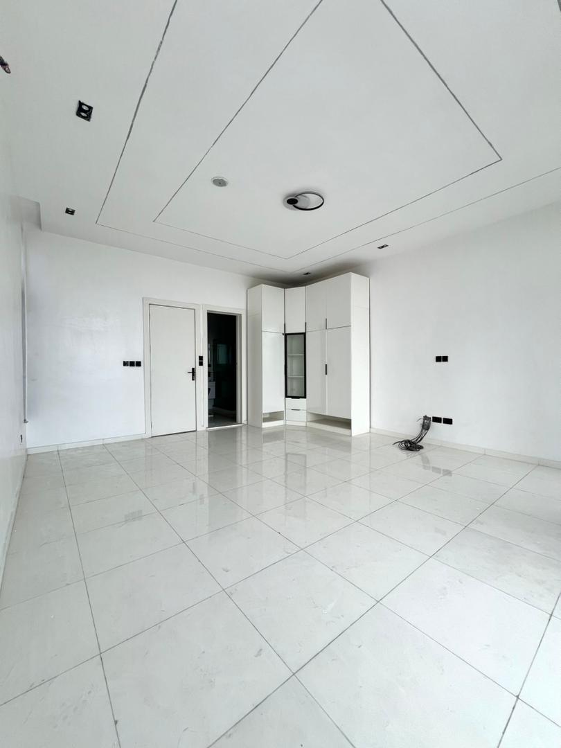 5 BEDROOM DETACHED DUPLEX WITH SWIMMING POOL AND BQ