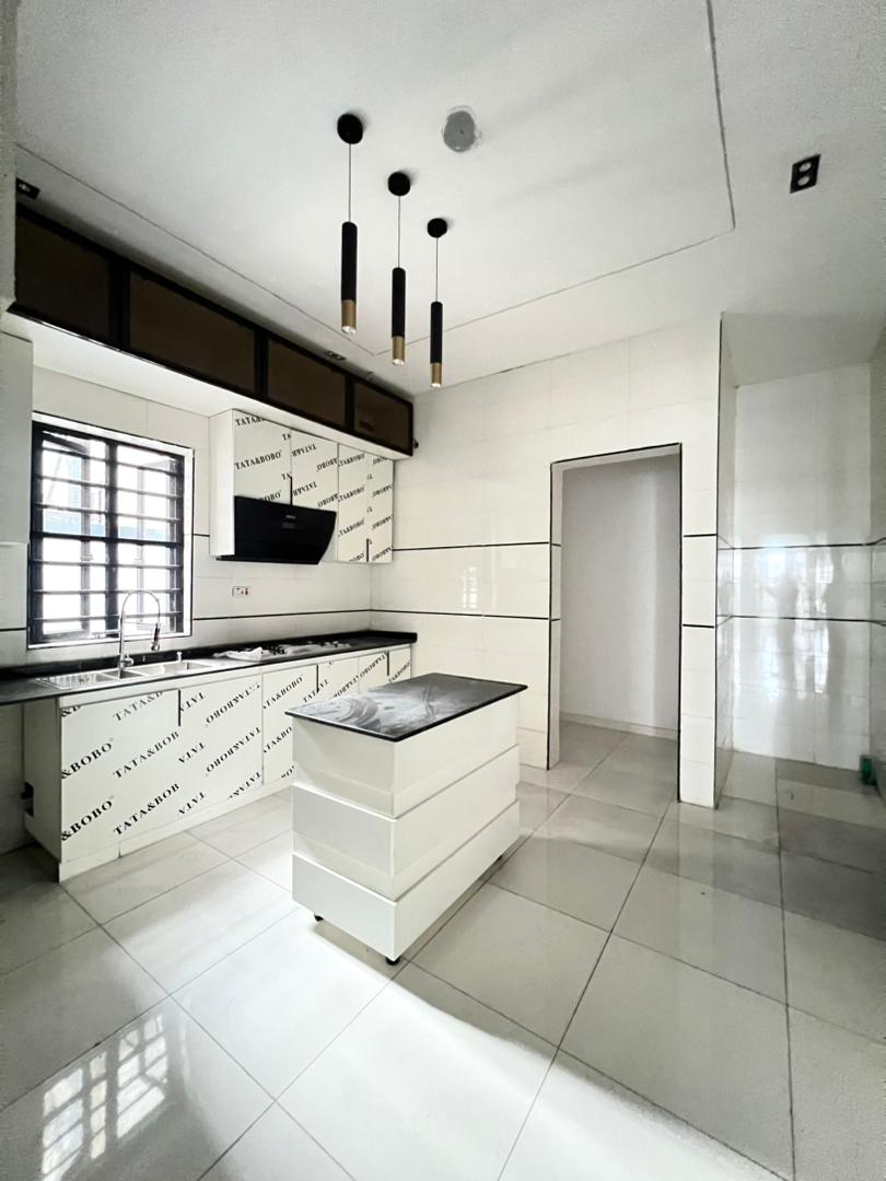 5 BEDROOM DETACHED DUPLEX WITH SWIMMING POOL AND BQ