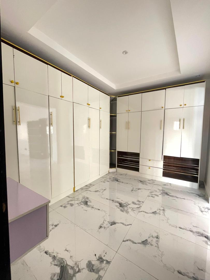 3 BEDROOM TERRACE DUPLEX WITH BQ