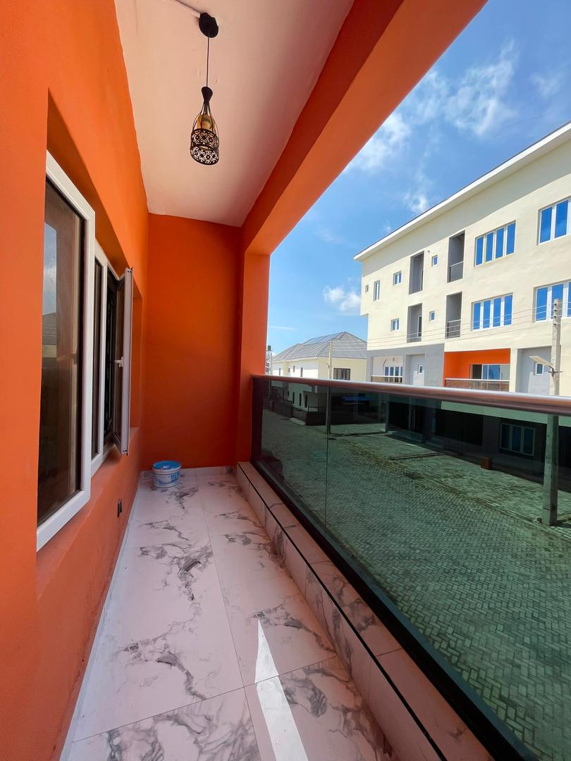 3 BEDROOM TERRACE DUPLEX WITH BQ
