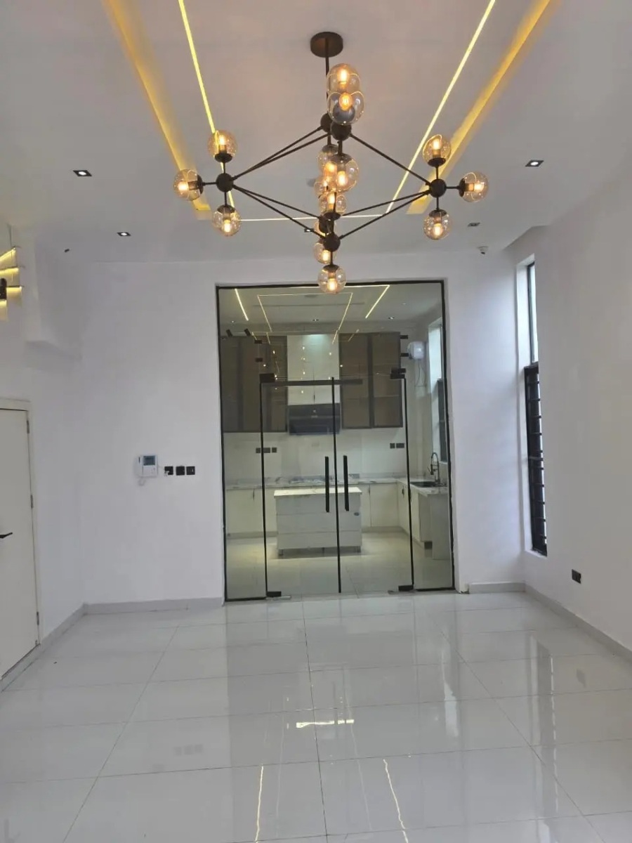 Brand New Luxury 4 Bedroom Fully Detached Duplex in Sangotedo