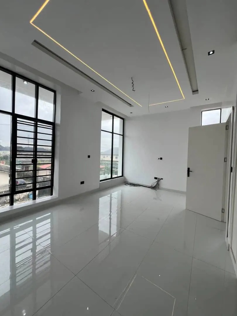 Brand New Luxury 4 Bedroom Fully Detached Duplex in Sangotedo
